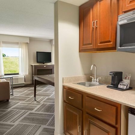 Hampton Inn & Suites By Hilton Manchester Bedford Eksteriør bilde