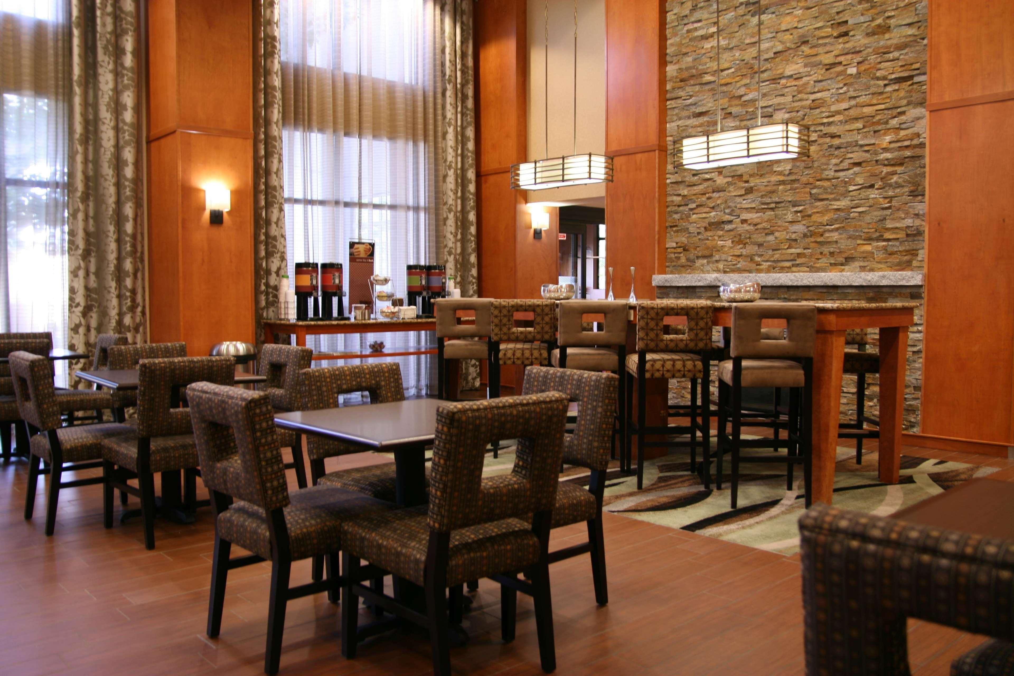 Hampton Inn & Suites By Hilton Manchester Bedford Eksteriør bilde