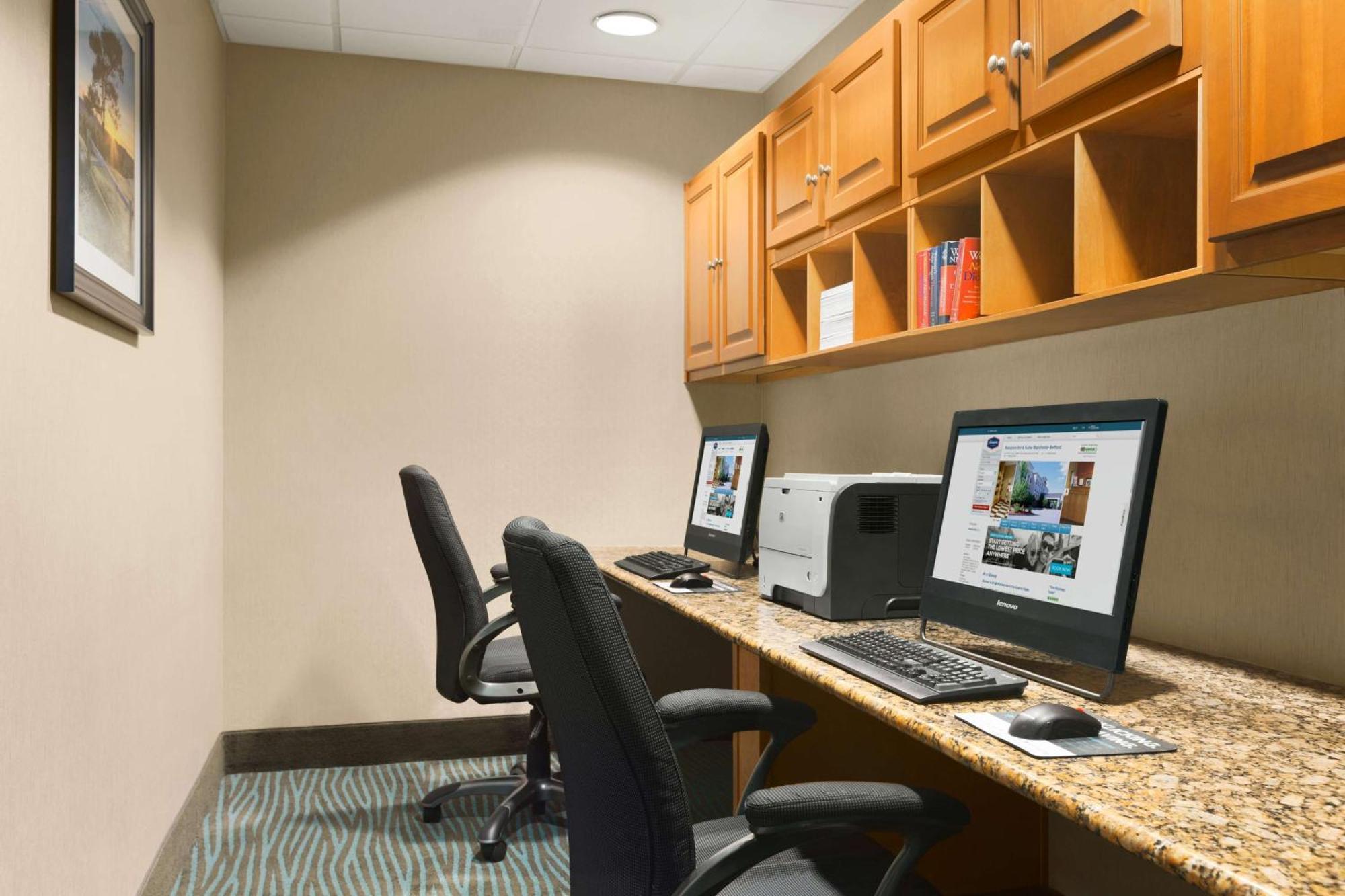 Hampton Inn & Suites By Hilton Manchester Bedford Eksteriør bilde