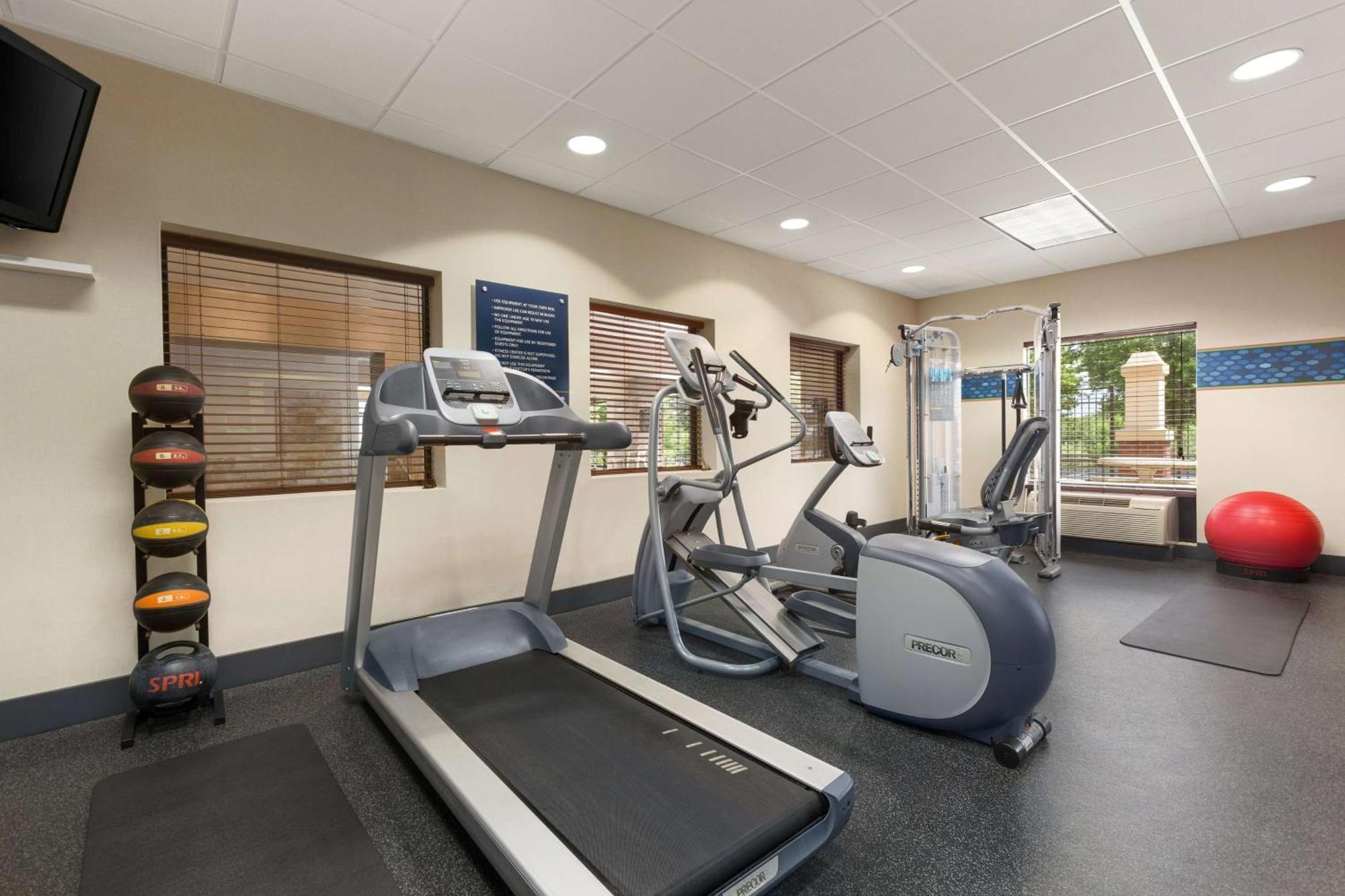 Hampton Inn & Suites By Hilton Manchester Bedford Eksteriør bilde