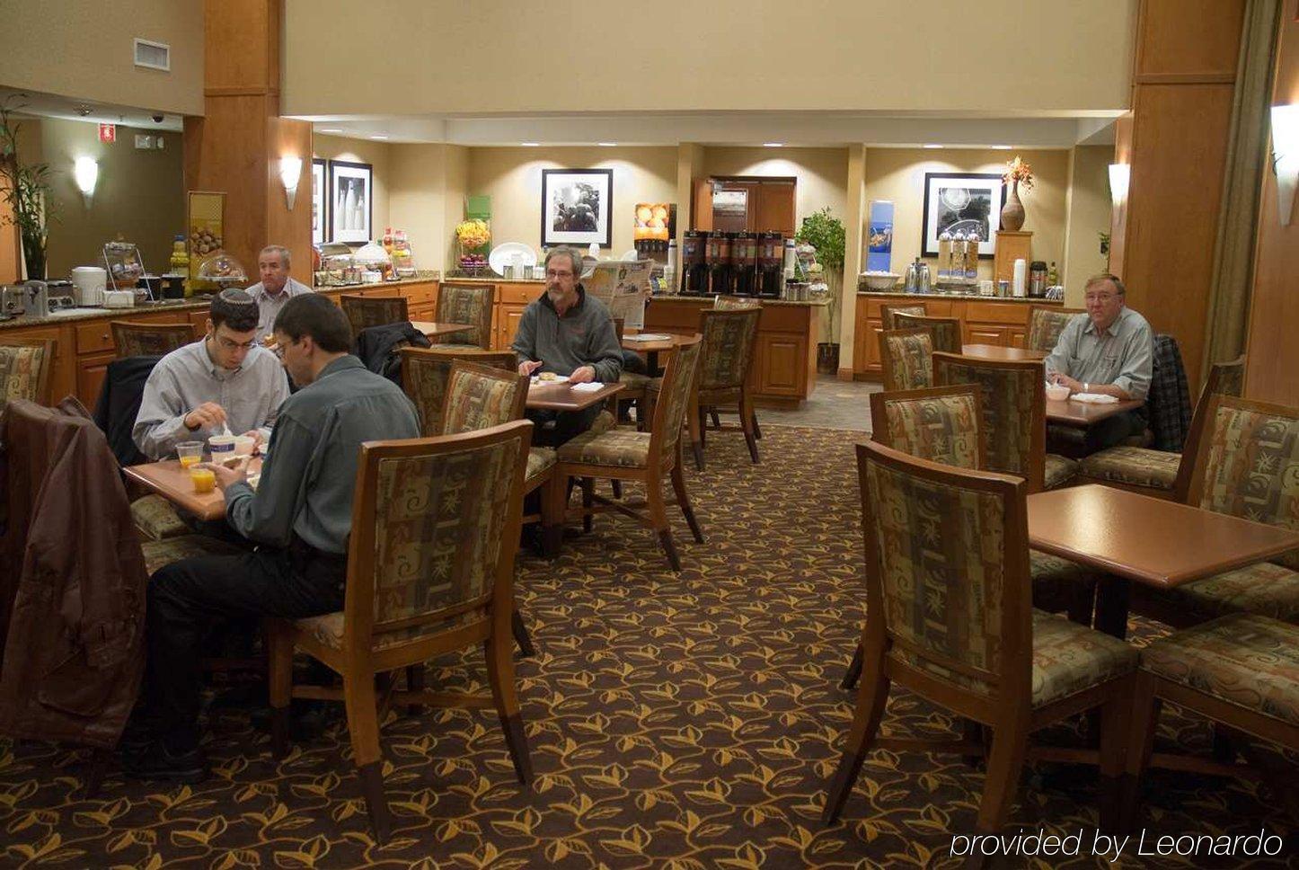 Hampton Inn & Suites By Hilton Manchester Bedford Restaurant bilde