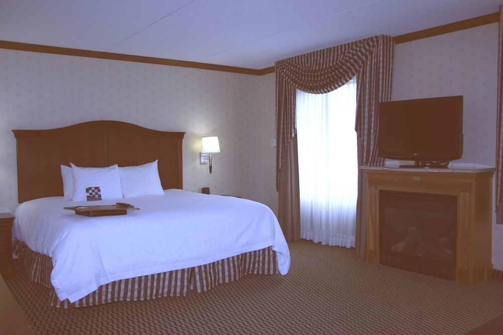 Hampton Inn & Suites By Hilton Manchester Bedford Eksteriør bilde